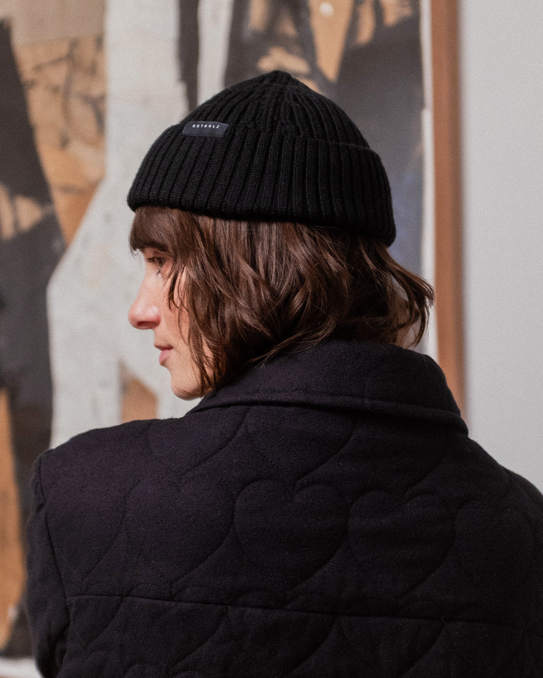 Short Merino Wool Ribbed Beanie - Black