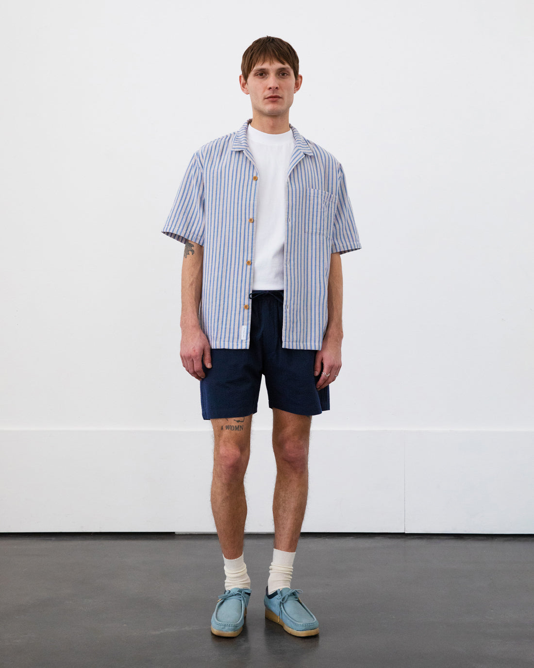 Short seersucker trousers, organic cotton - dark blue