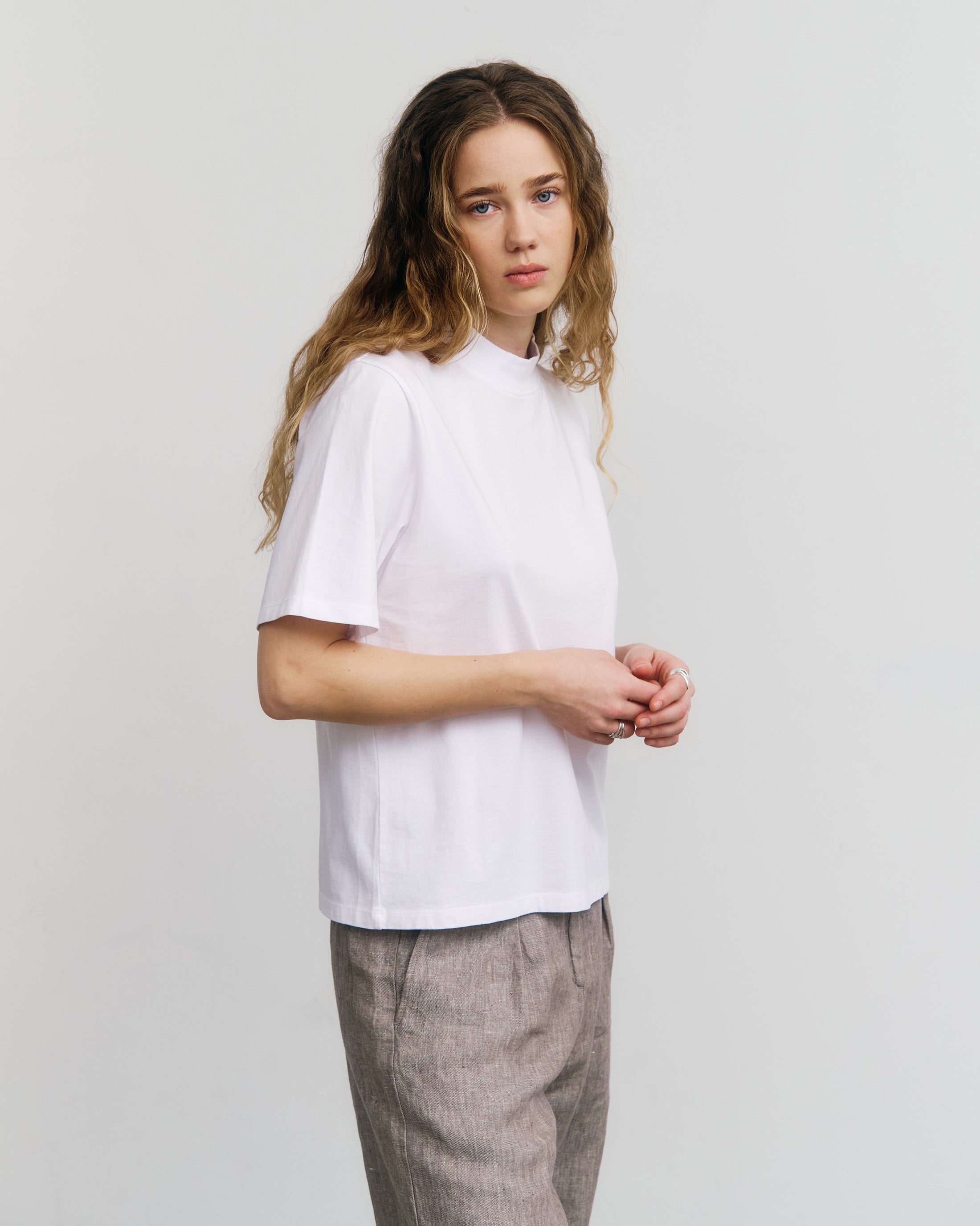 T-Shirt mit Breitem Kragen - Weiß