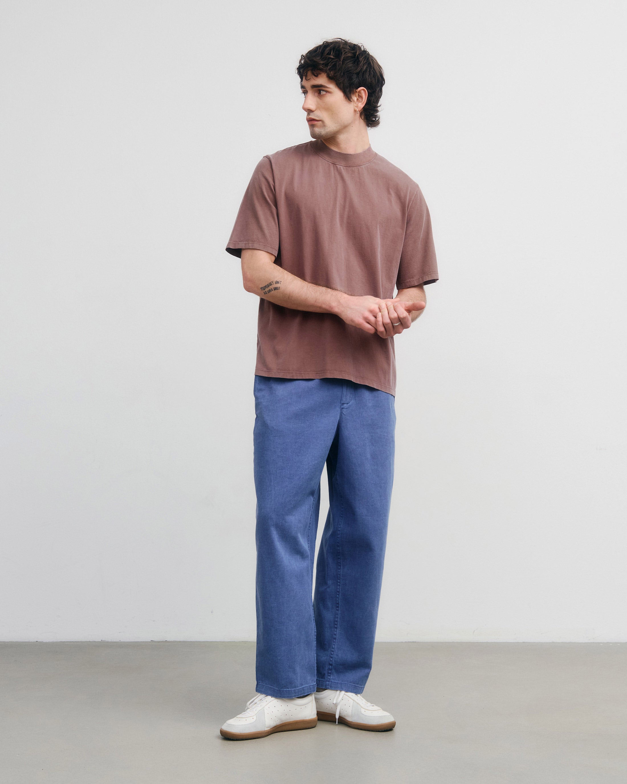 Wide Collar T-Shirt - Brown