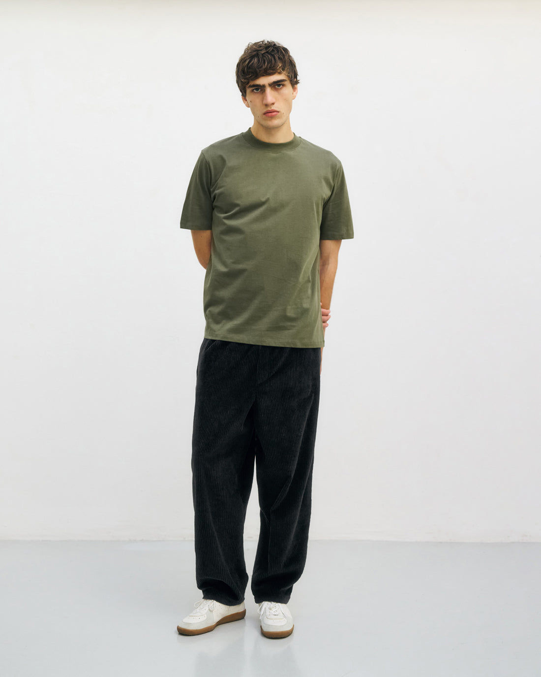T-shirt with wide collar, organic cotton - dark green