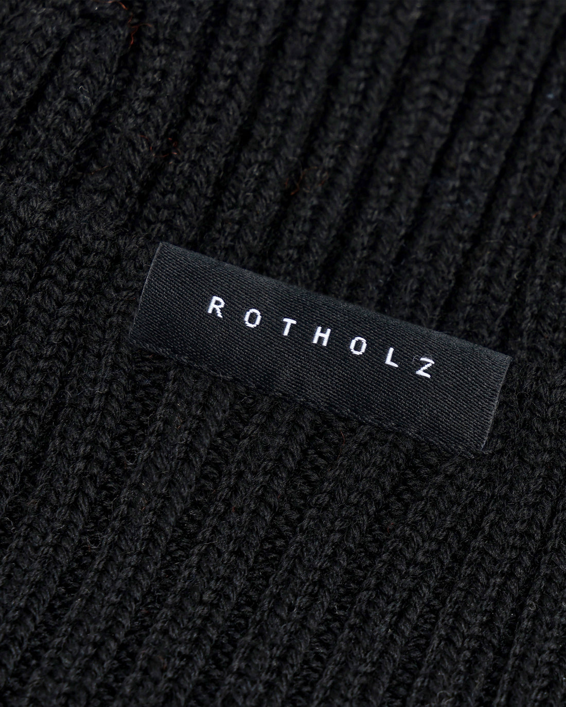 Classic Merino Wool Ribbed Beanie - Black