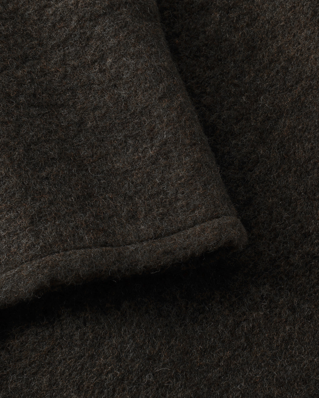 Short vest made of organic wool - Black