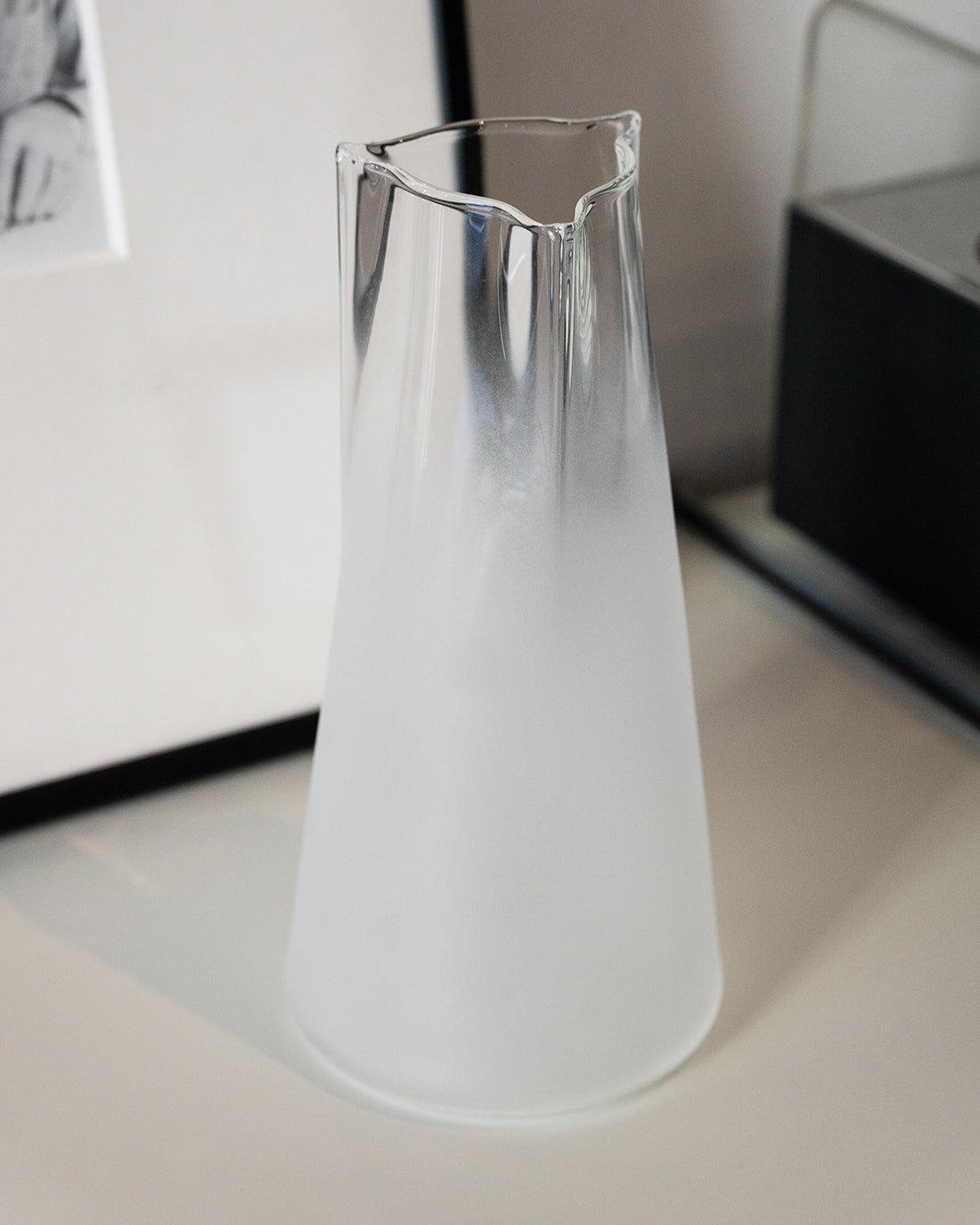 BOROSILICATE GLASS CARAF 1 L – TRANSPARENT FADE