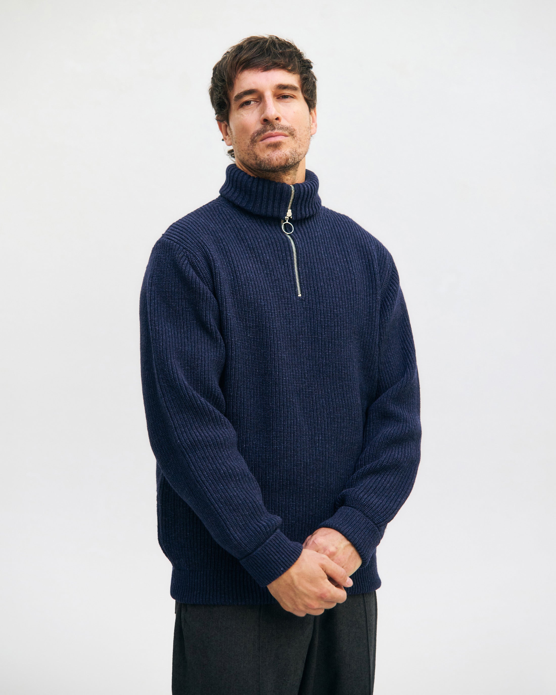 Heavyweight knit sweater made from recycled wool - Dark blue