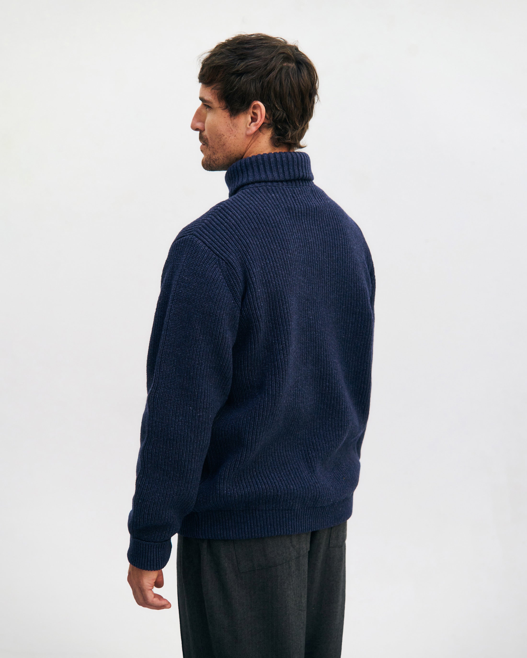 Heavyweight knit sweater made from recycled wool - Dark blue