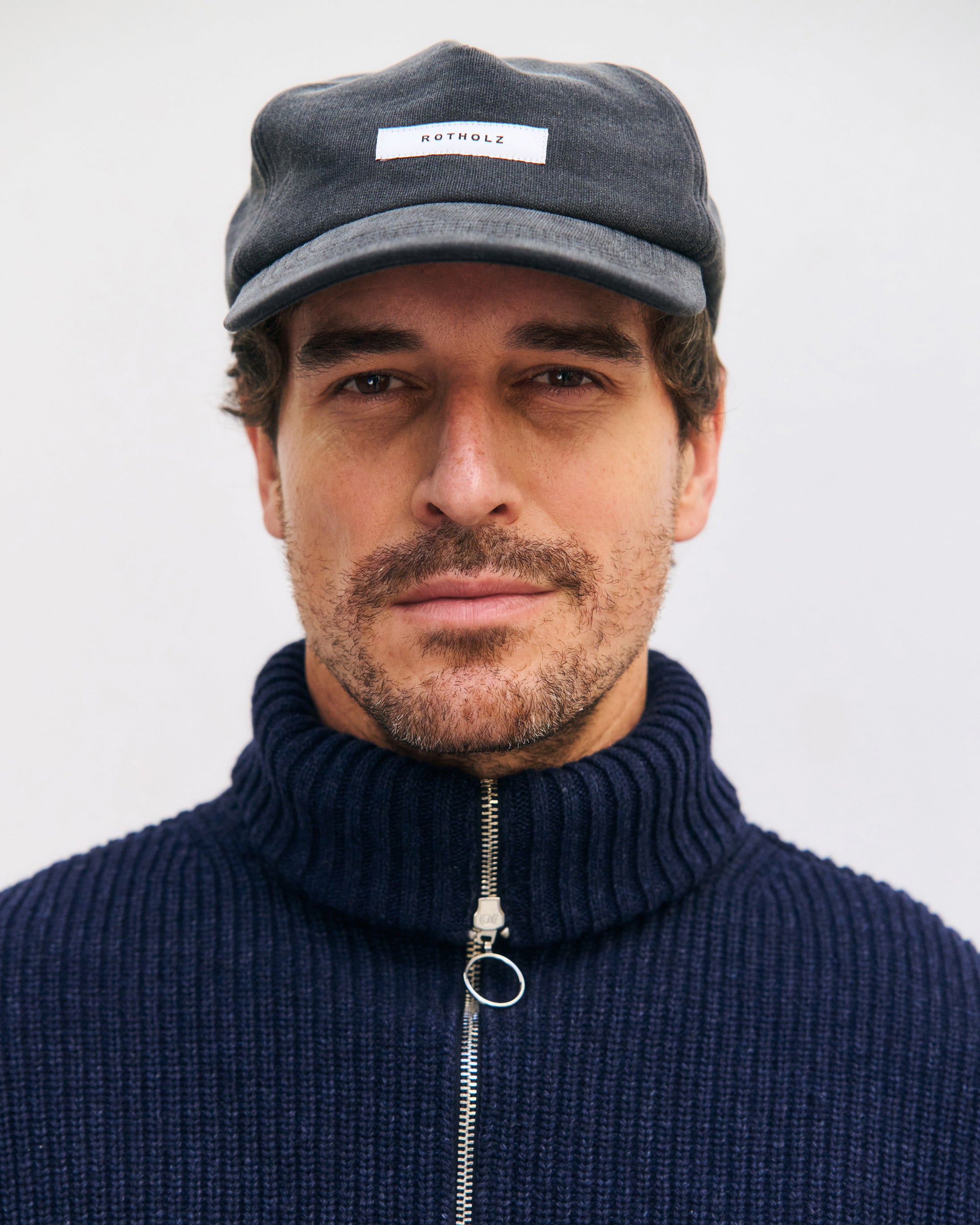 Heavyweight knit sweater made from recycled wool - Dark blue