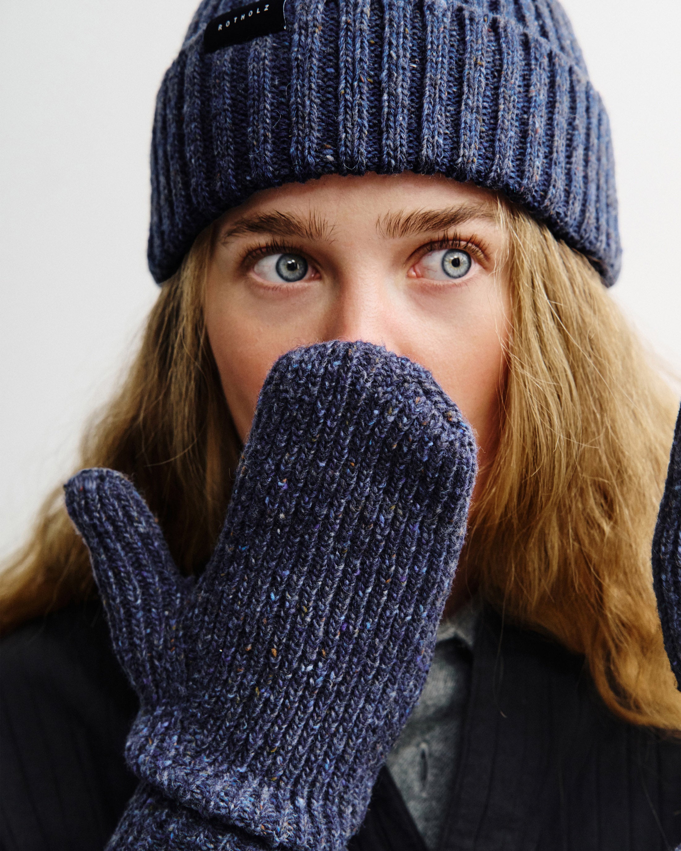 Knitted Mittens - Speckled Blue FW26