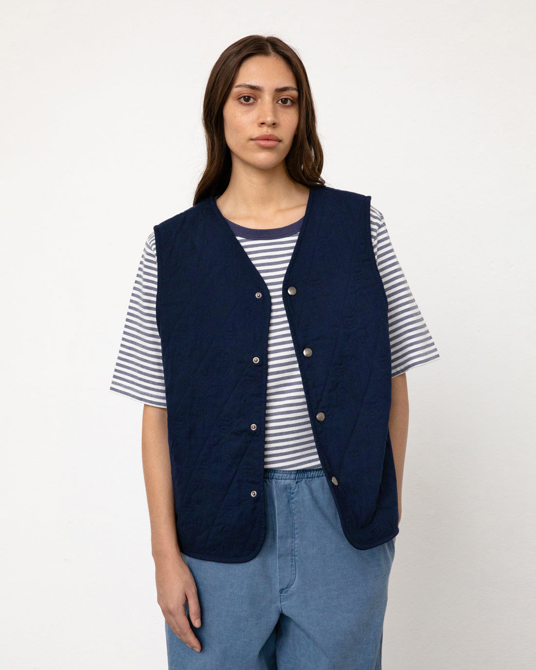 Lightweight quilted vest made of organic cotton - dark blue