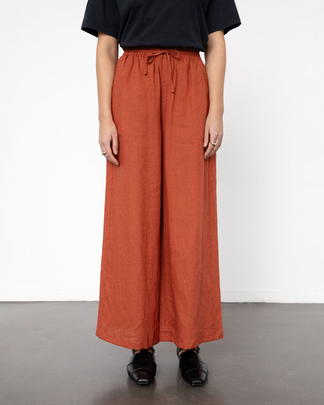 Lightweight flared trousers made from organic cotton - Red
