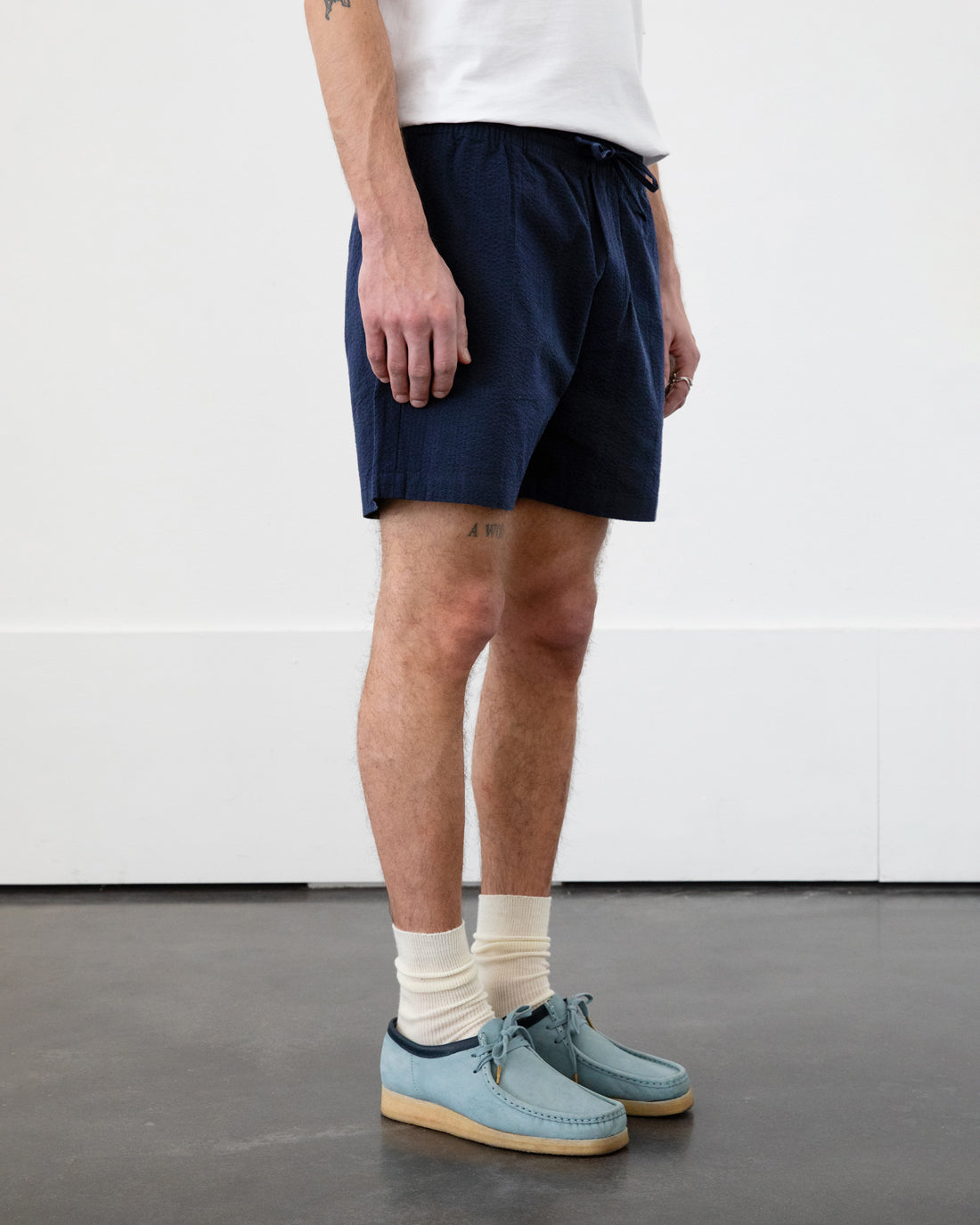 Short seersucker trousers, organic cotton - dark blue