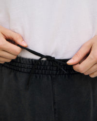 Weite Sweatpant Mit Bundfalte Bio Baumwolle - Washed Black