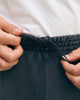 Weite Sweatpant Mit Bundfalte Bio Baumwolle - Washed Black