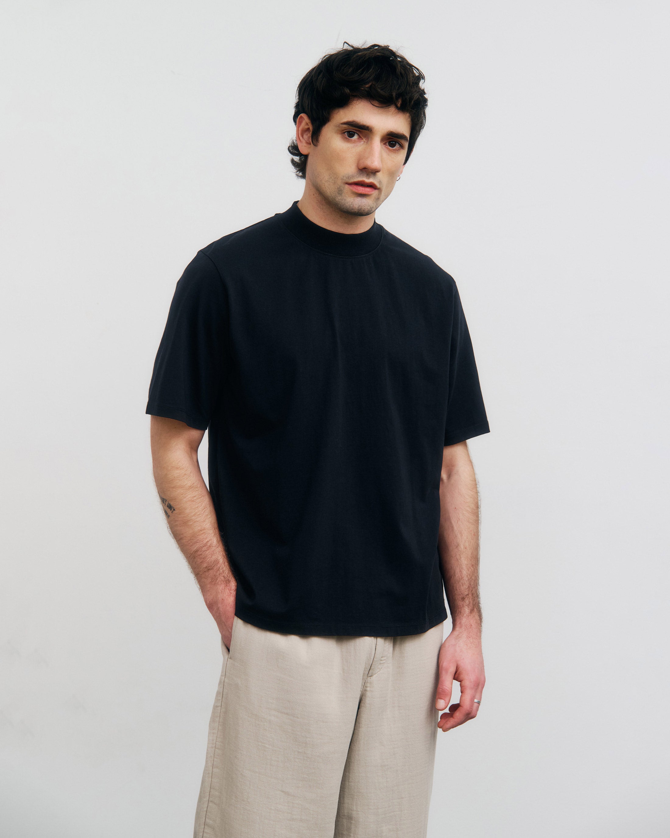Big Collar T-Shirt - Black