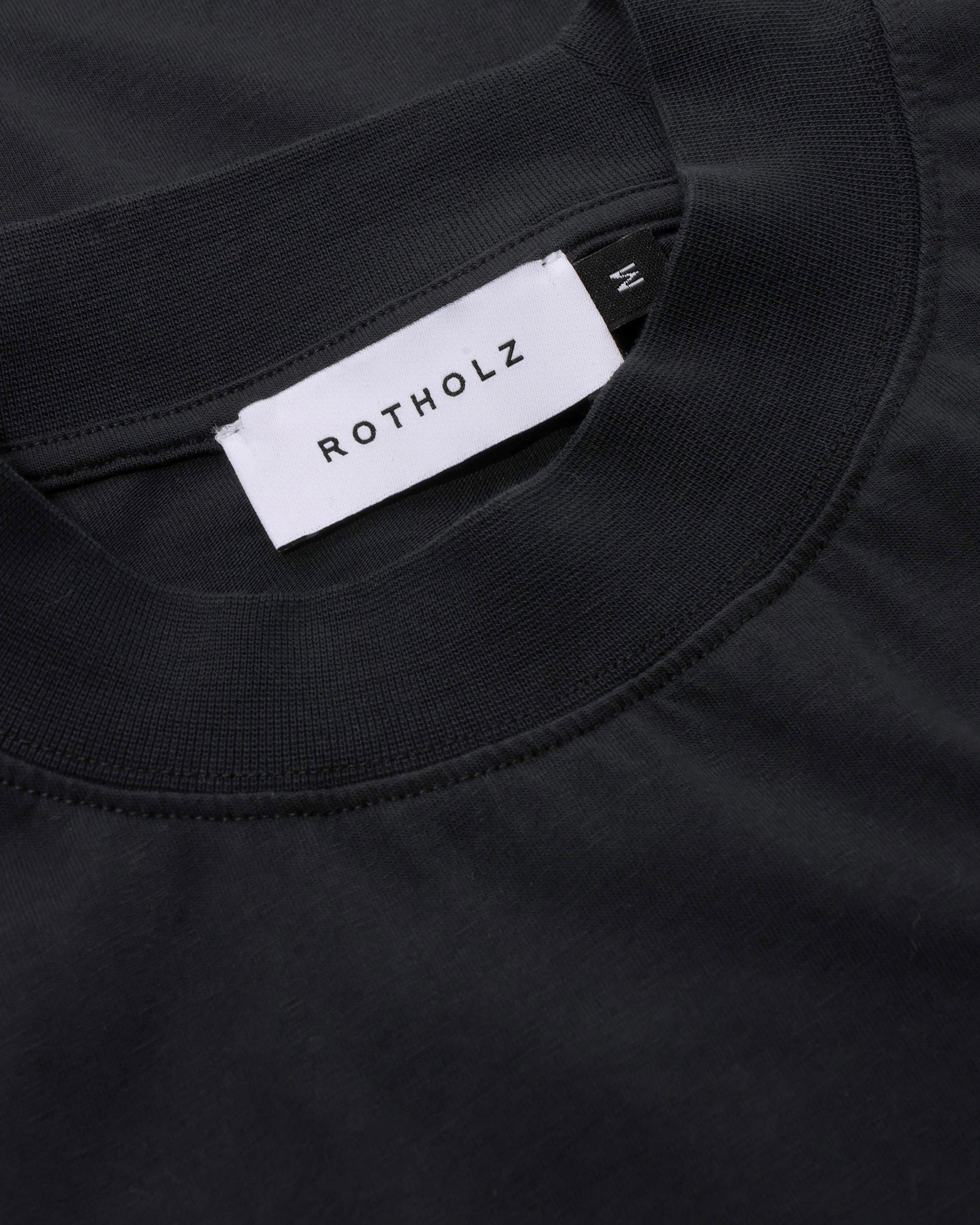 Wide Collar T-Shirt - Black