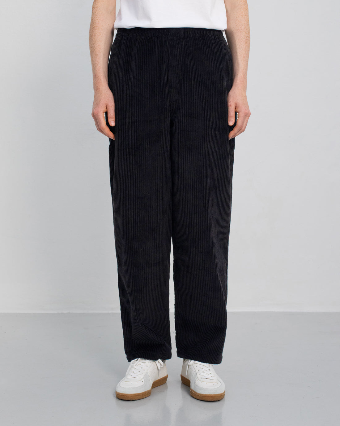 Wide-leg corduroy trousers, organic cotton - black
