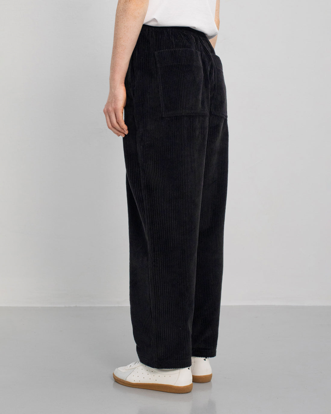 Wide-leg corduroy trousers, organic cotton - black