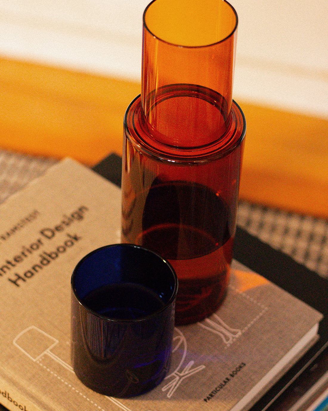 Two-tone glass carafe set – blue/brown