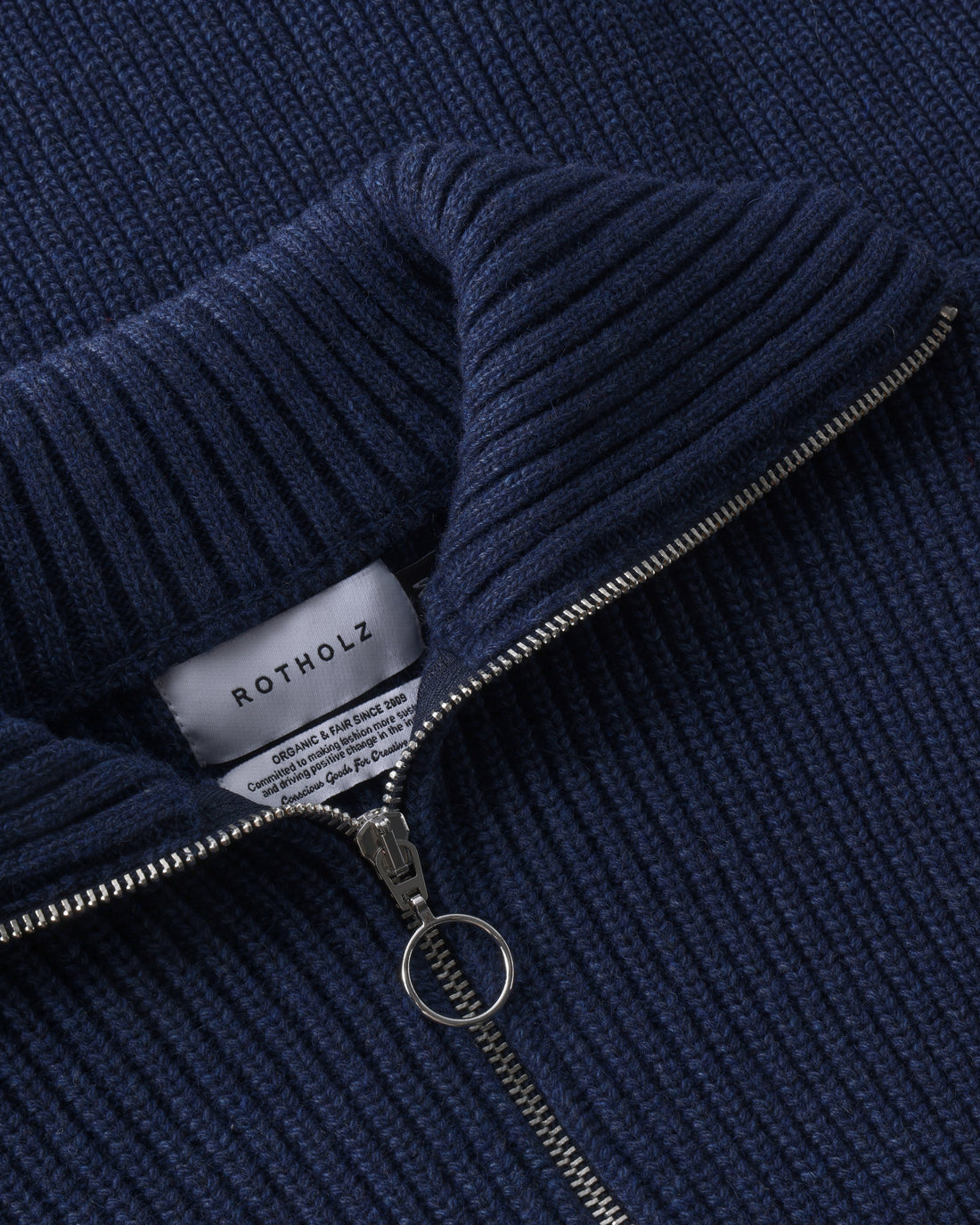 Heavyweight knit sweater made from recycled wool - Dark blue