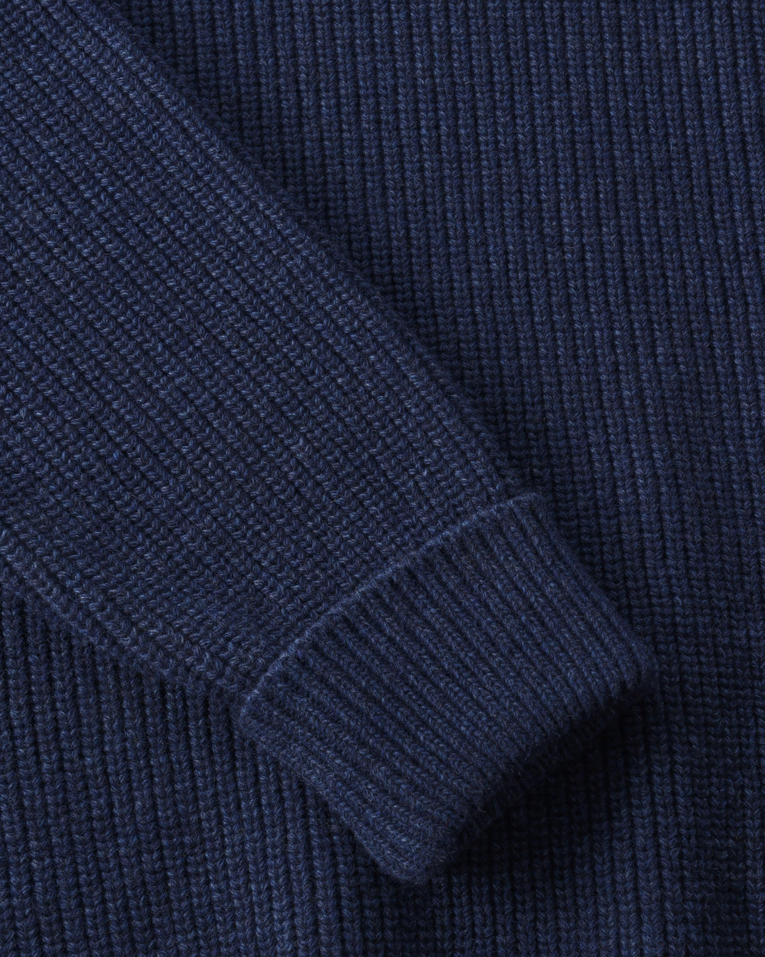 Heavyweight knit sweater made from recycled wool - Dark blue