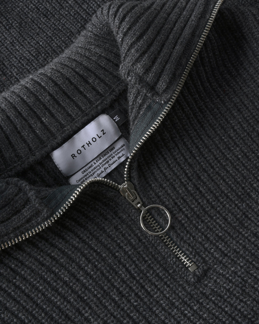 Heavyweight knit sweater made from recycled wool - anthracite