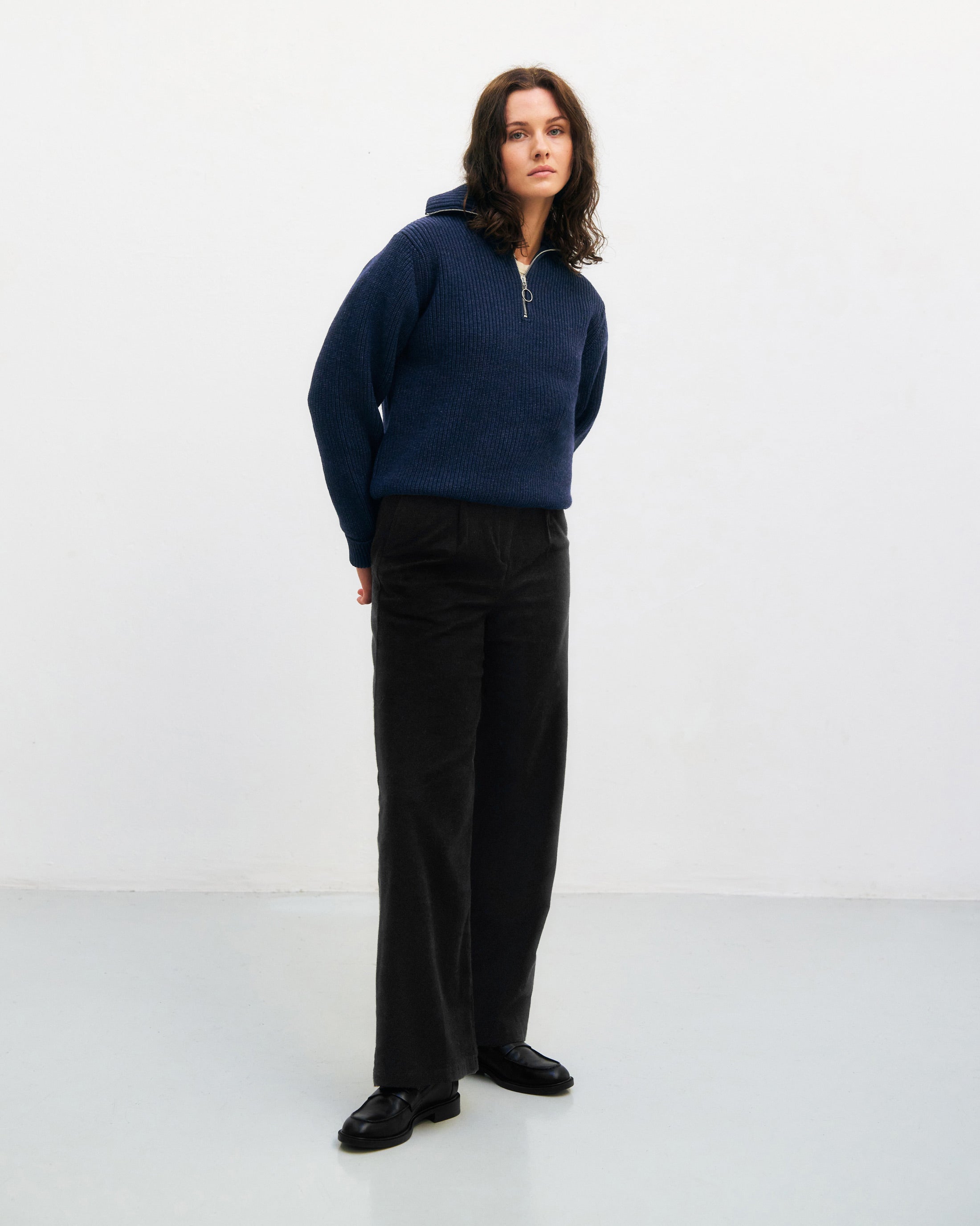 Heavyweight knit sweater made from recycled wool - Dark blue