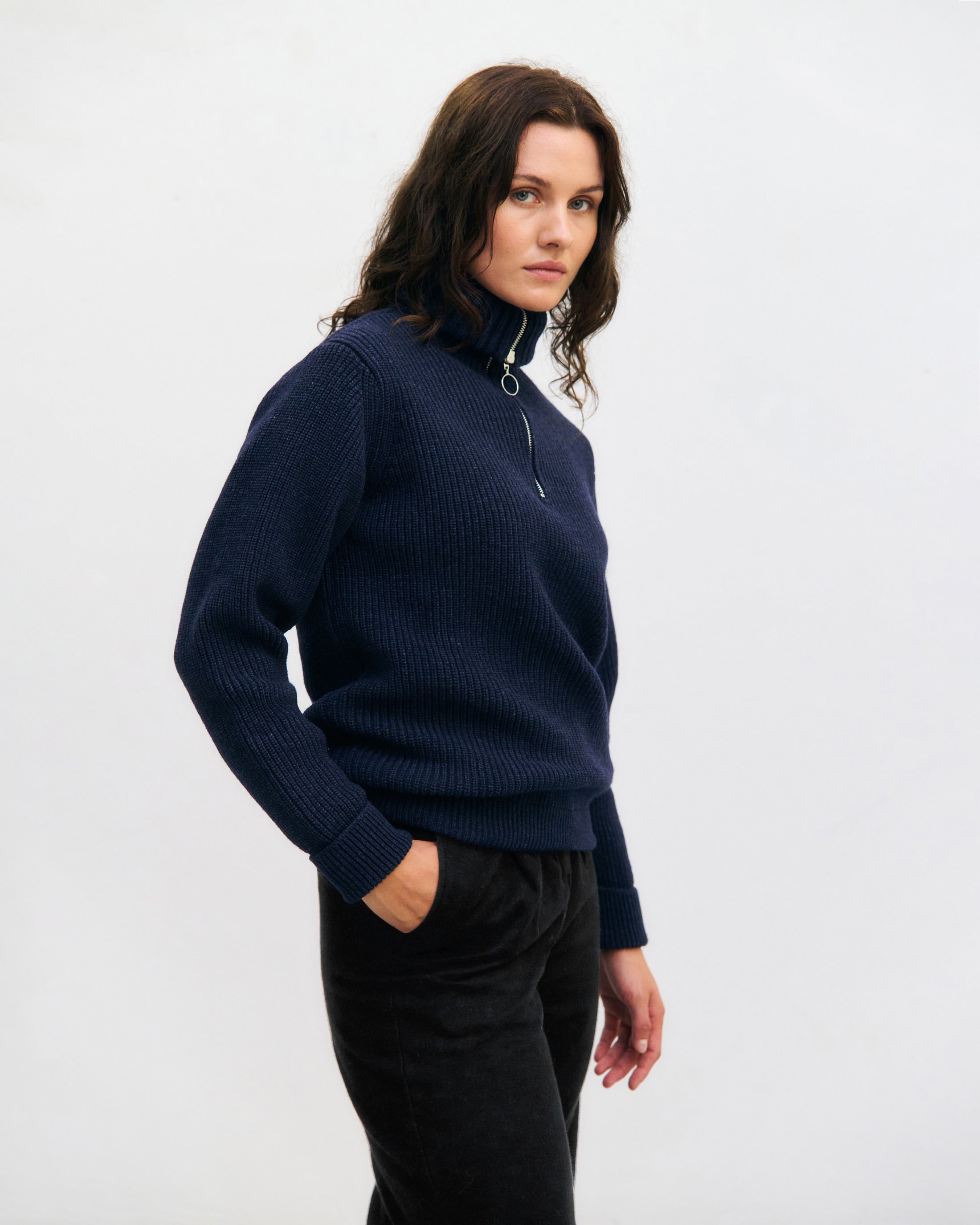 Heavyweight knit sweater made from recycled wool - Dark blue