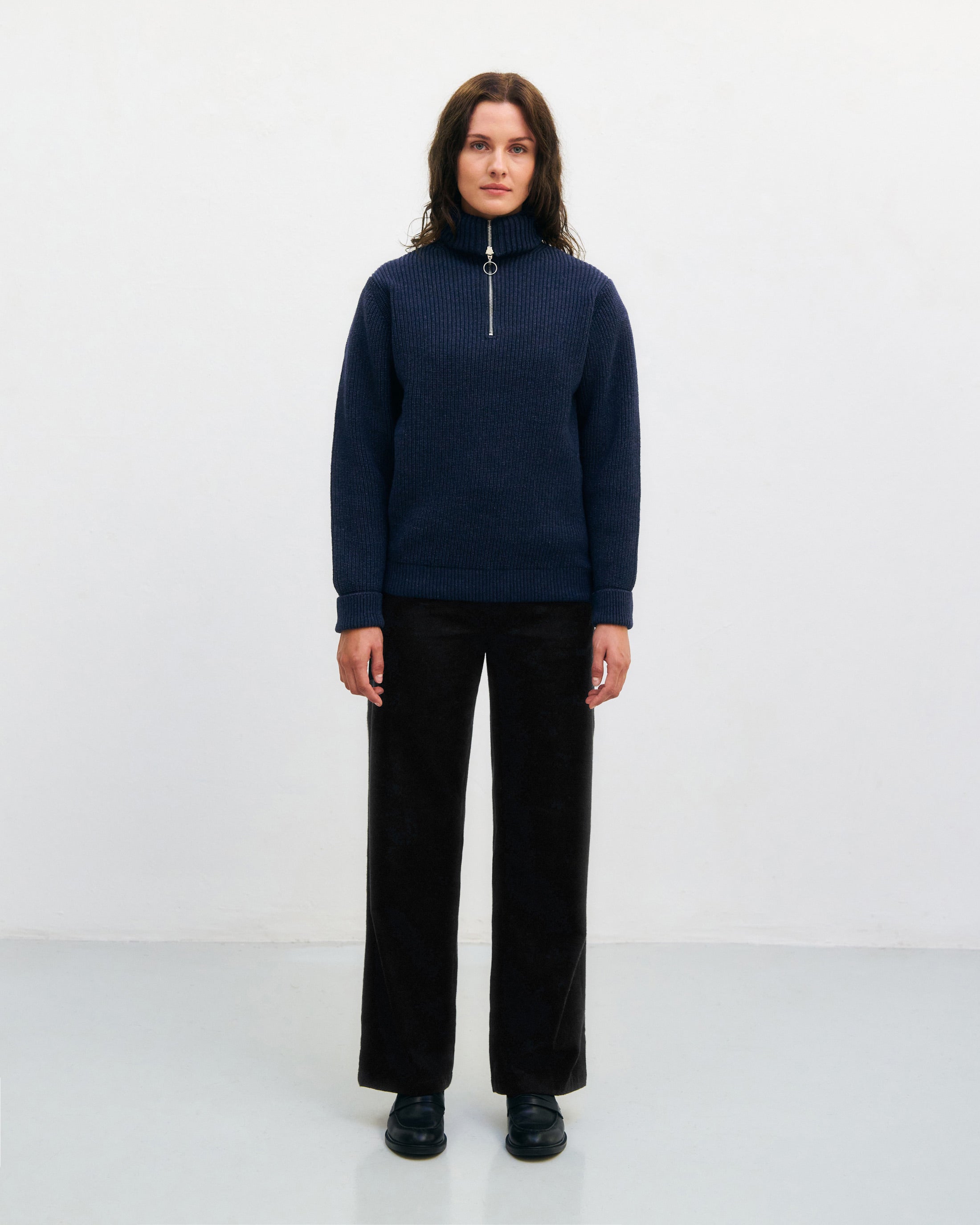 Heavyweight knit sweater made from recycled wool - Dark blue
