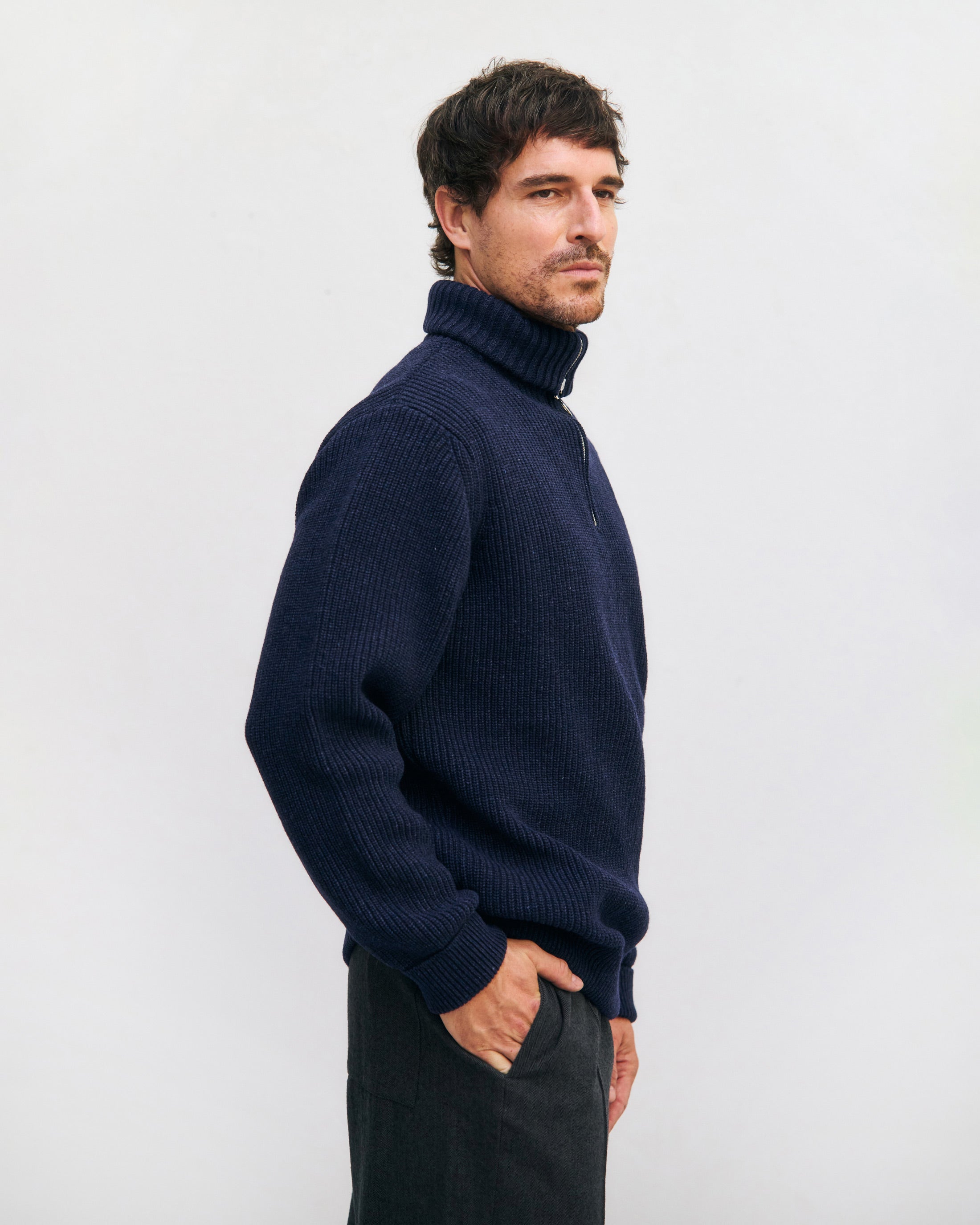 Heavyweight knit sweater made from recycled wool - Dark blue