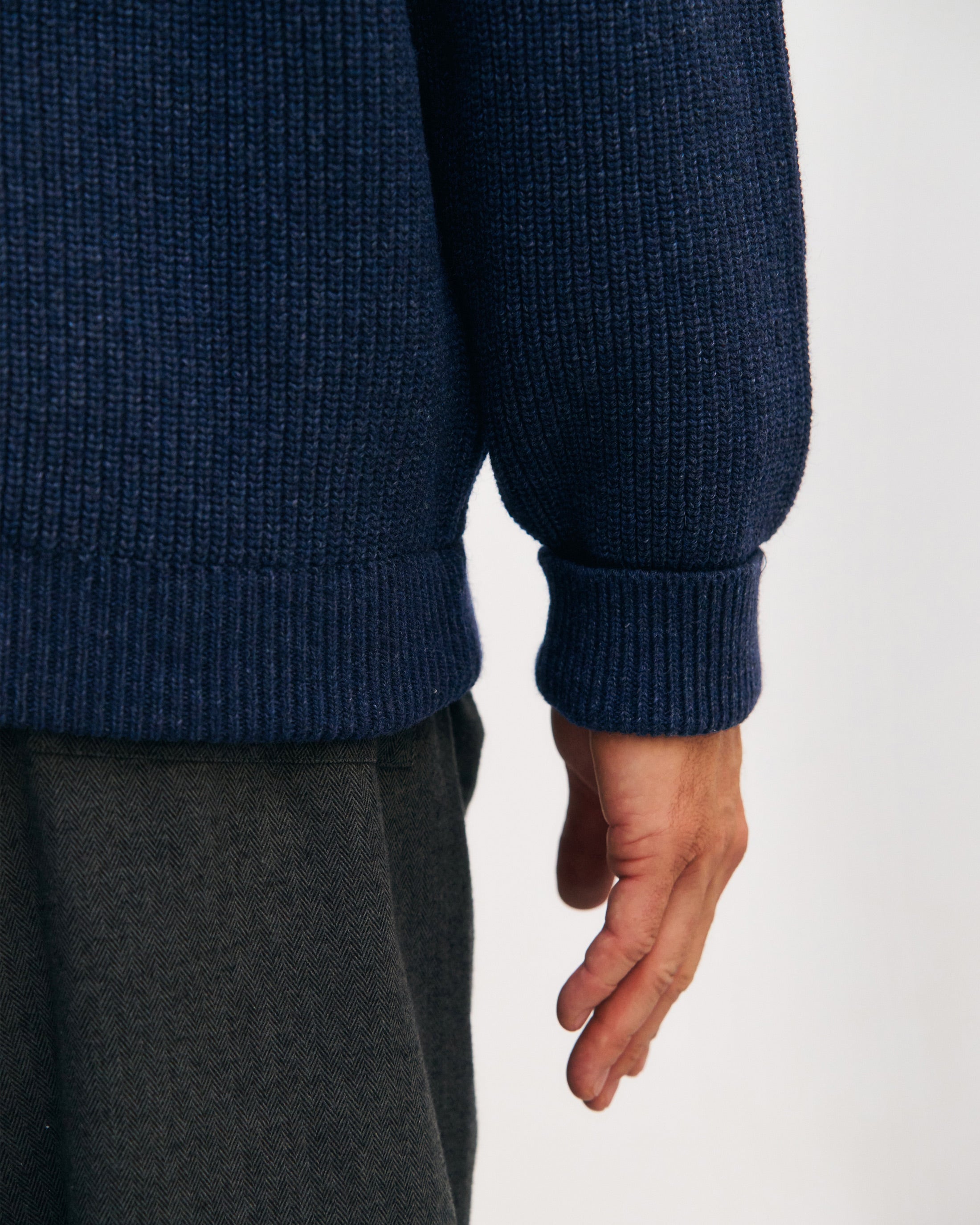 Heavyweight knit sweater made from recycled wool - Dark blue