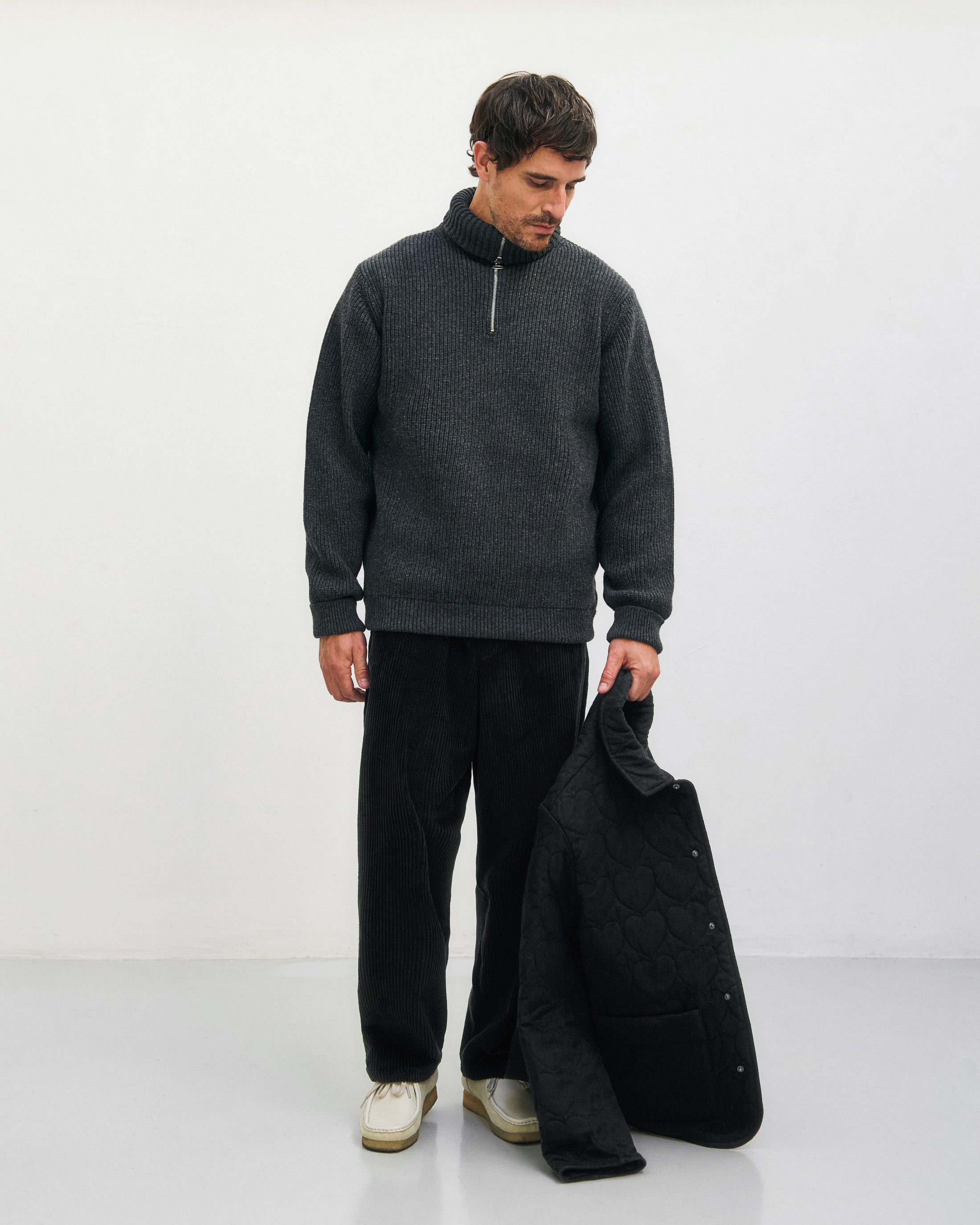 Heavyweight knit sweater made from recycled wool - anthracite