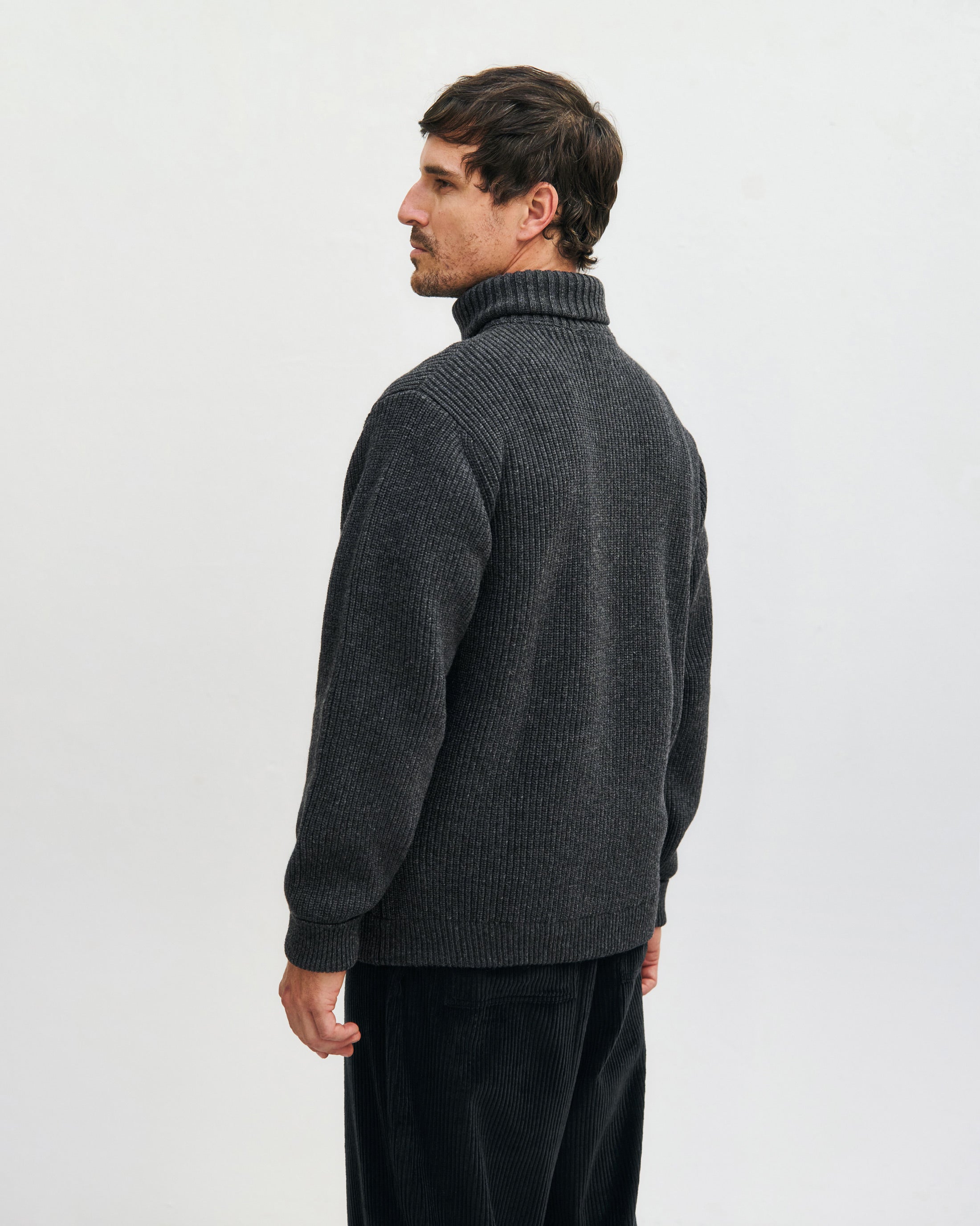 Heavyweight knit sweater made from recycled wool - anthracite