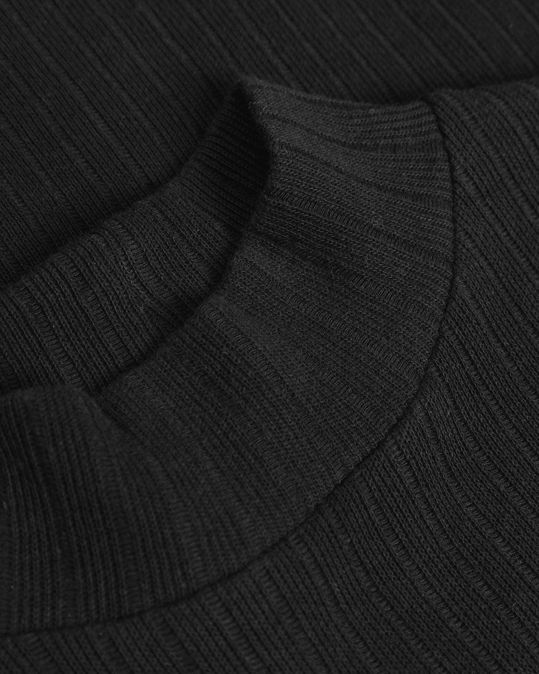 Organic Cotton Mockneck Longsleeve - Black