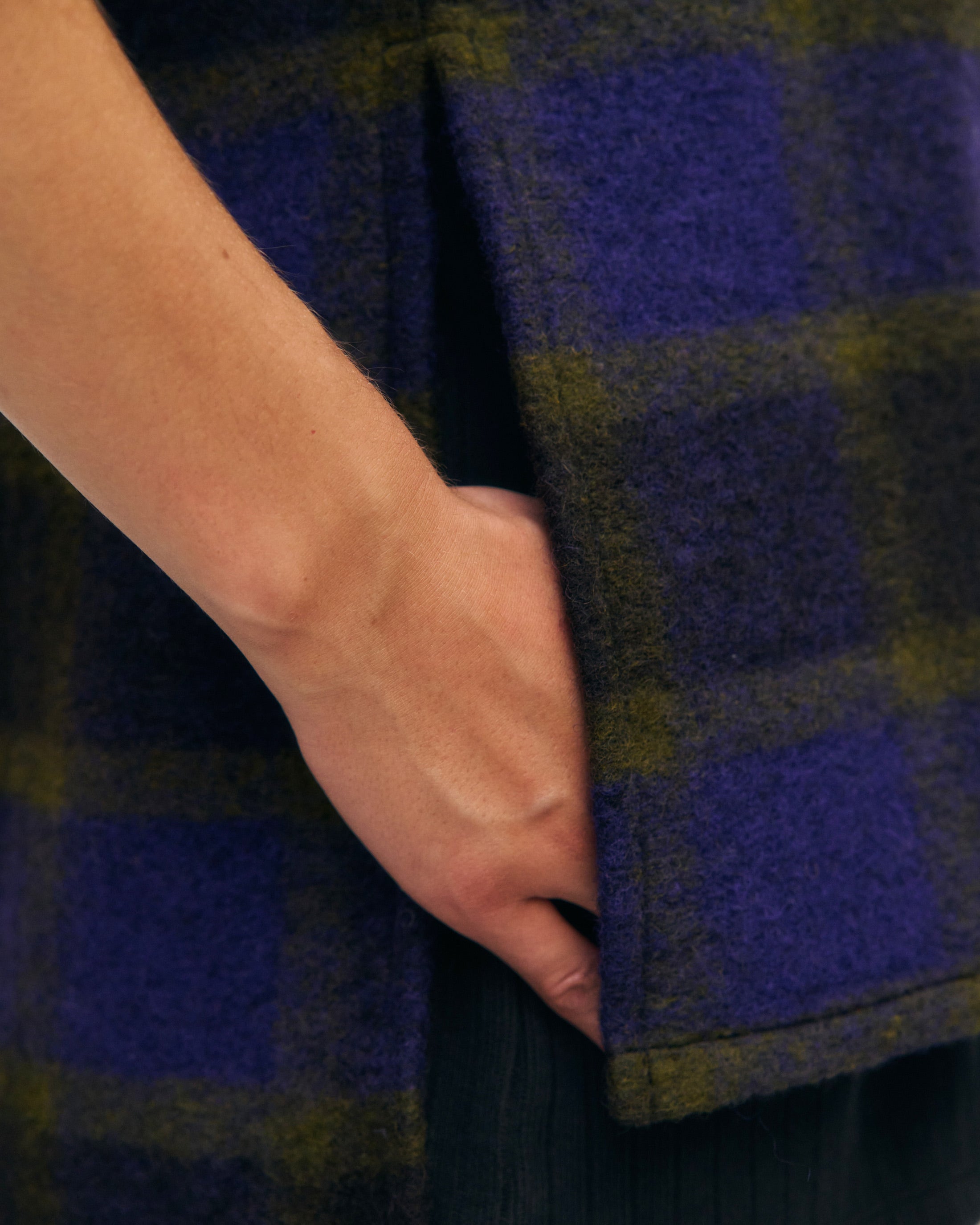 Long vest organic wool blend - purple checkered