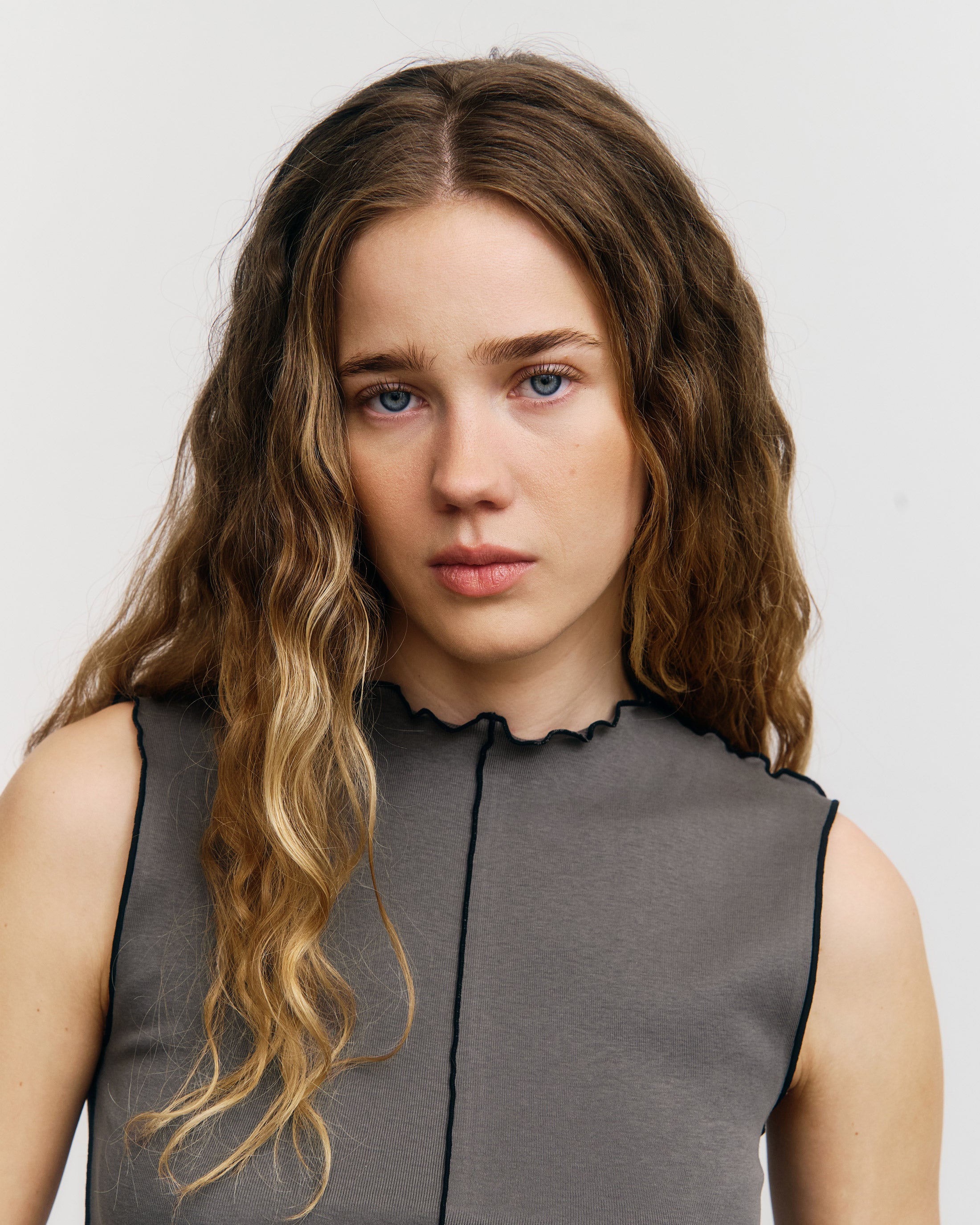 Pin-Tucked Top Organic Cotton - Fawn Gray SS26